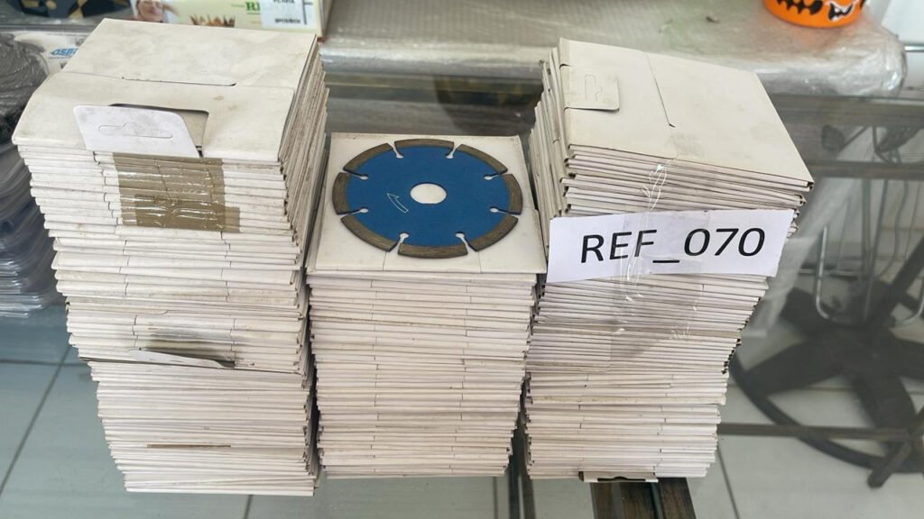 Aproximadamente 197 discos de corte – REF 70