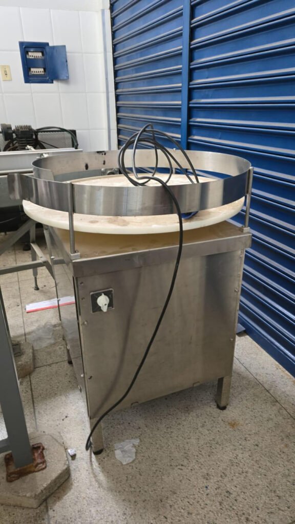 01 MESA ACUMULADORA ROTATIVA INDUSTRIAL