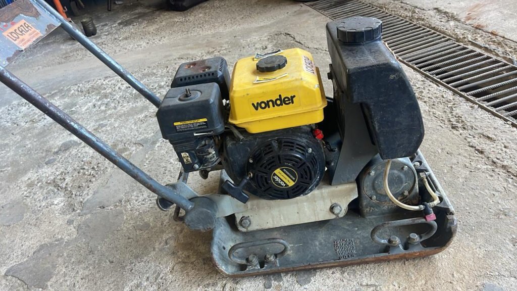 PLACA VIBRATÓRIA 4 TEMPOS – WACKER – VP 1550A – 42016800 – REF 951