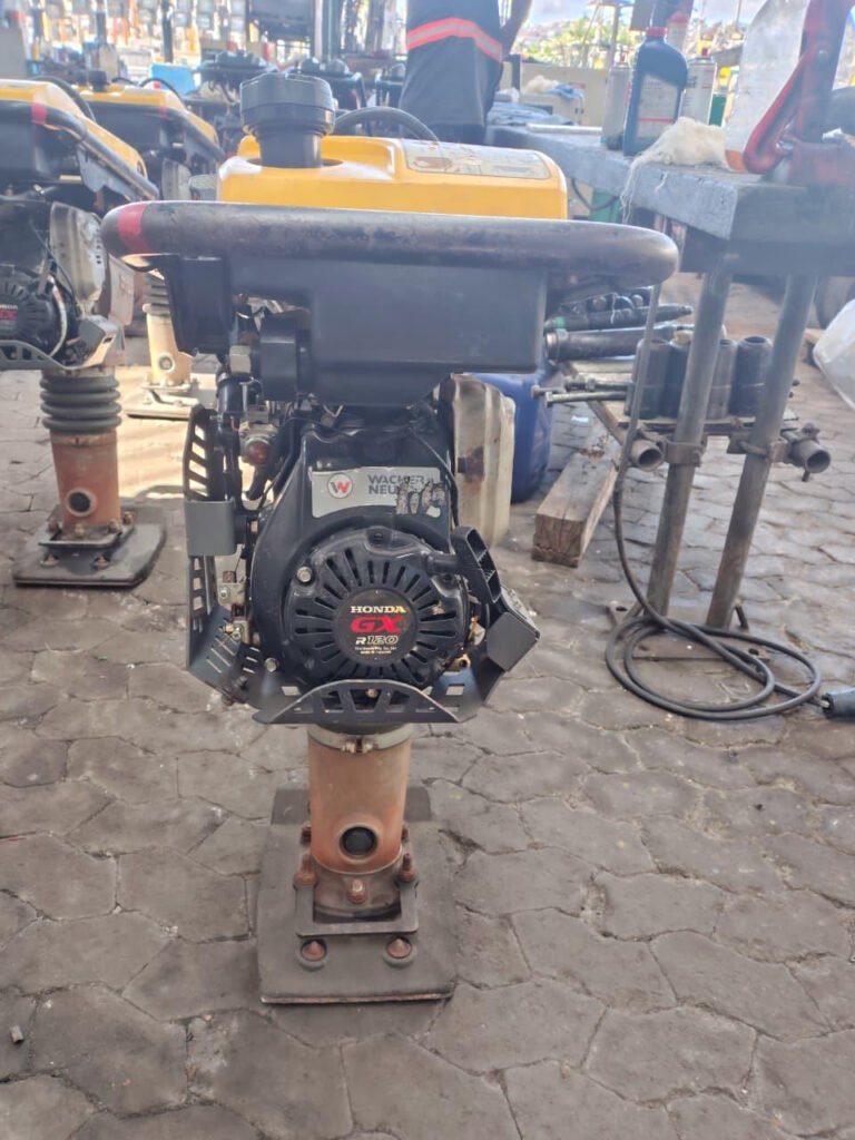 COMPACTADOR GASOLINA – 4847 – WACKER – BS50-4