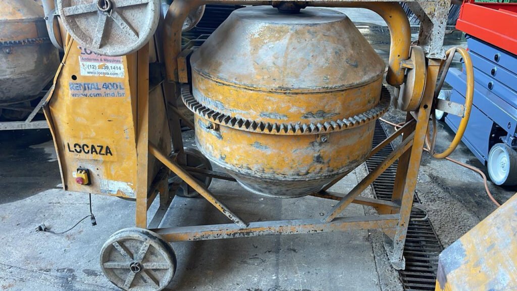 BETONEIRA 400 LITROS MAIS MOTOR (856 E 857)