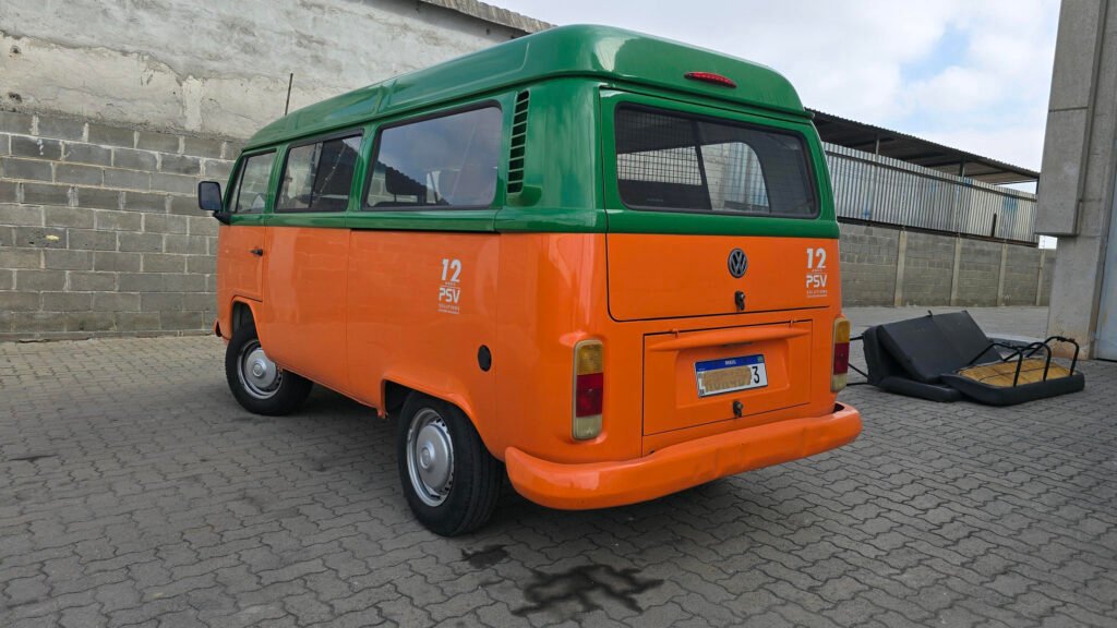 VW/KOMBI 2012/2013 MISTO CAMIONETA LARANJA ALCOOL/GASOLINA
