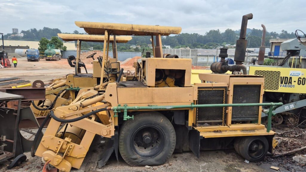 MAQUINA PARA EXECUÇÃO DE GROOVING E GRINDING VOGELE GROOVING