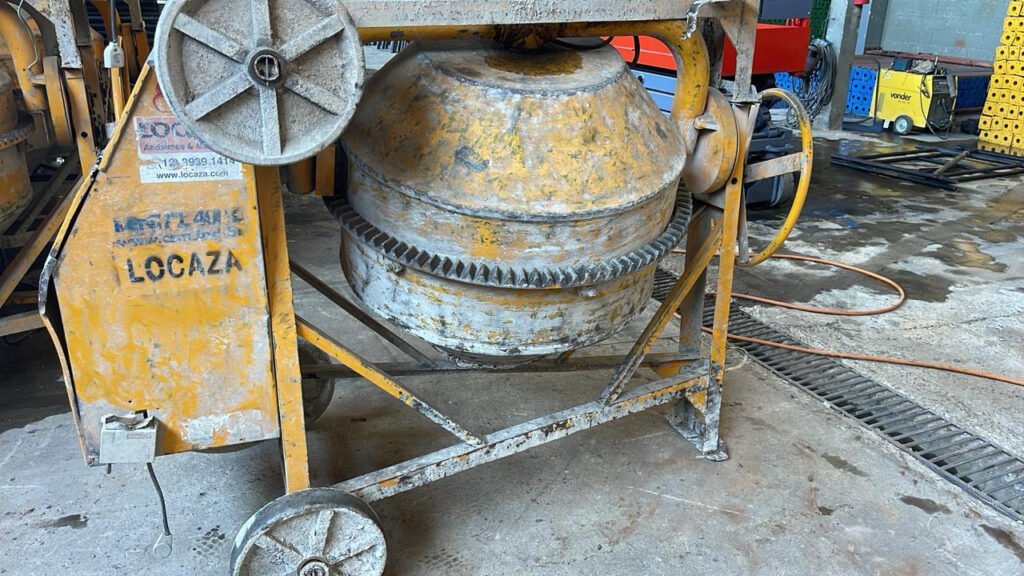 BETONEIRA 400 LITROS MAIS MOTOR (884 E 460)