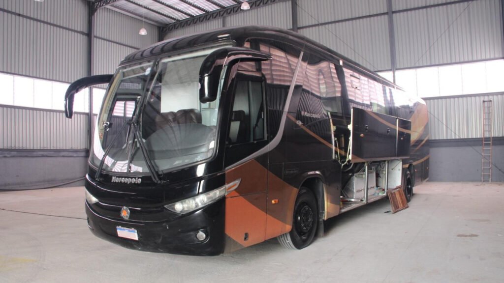 Onibus, MARCOPOLO, G7-1050, 2010/2010, + de 81.000 km, diesel, preto, condiçoes boa, pneus regulares, motor e cambio funcionando, 4 tvs, Cozinha c/ geladeira, 3 ar-condicionado, – Uma câmara fria, – Camarote com som integrado