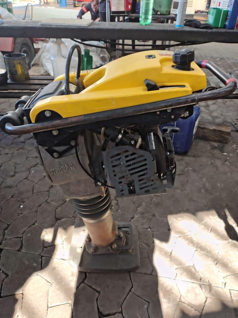 COMPACTADOR GASOLINA – 4788 – WACKER – BS50-4