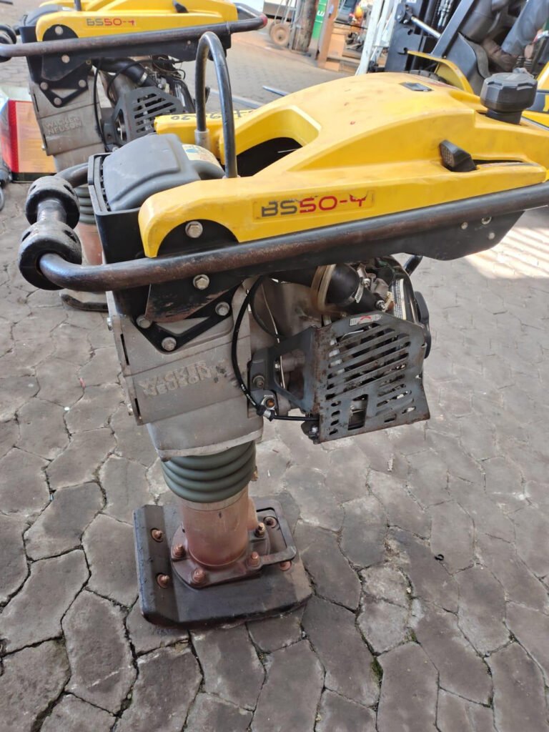 COMPACTADOR GASOLINA – 4946 – WACKER – BS50-4