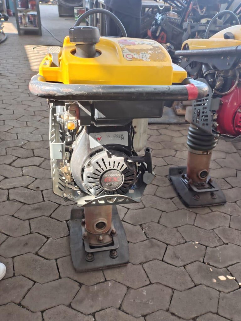 COMPACTADOR GASOLINA – 4829 – WACKER – BS50-4