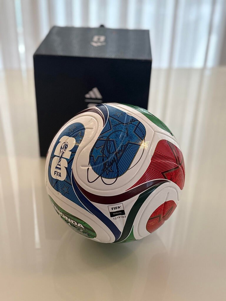 01 Bola Oficial Autografada pelo Neymar
