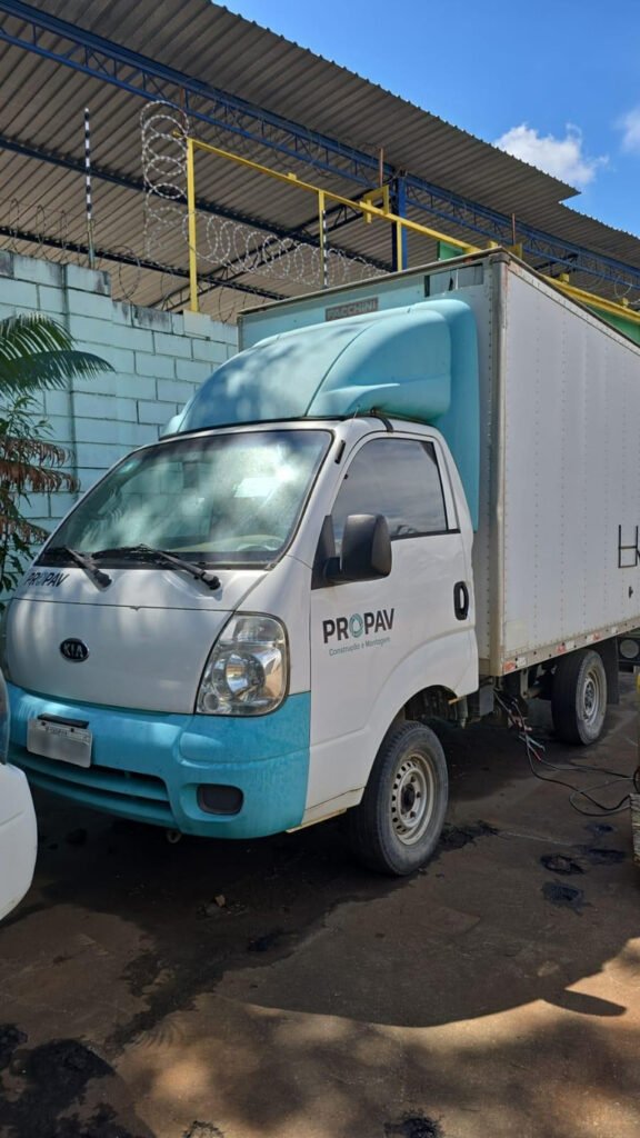 01 KIA MOTORS / BONGO K-2500 2.5 4X2 TB DIESEL2011/2012 BAU