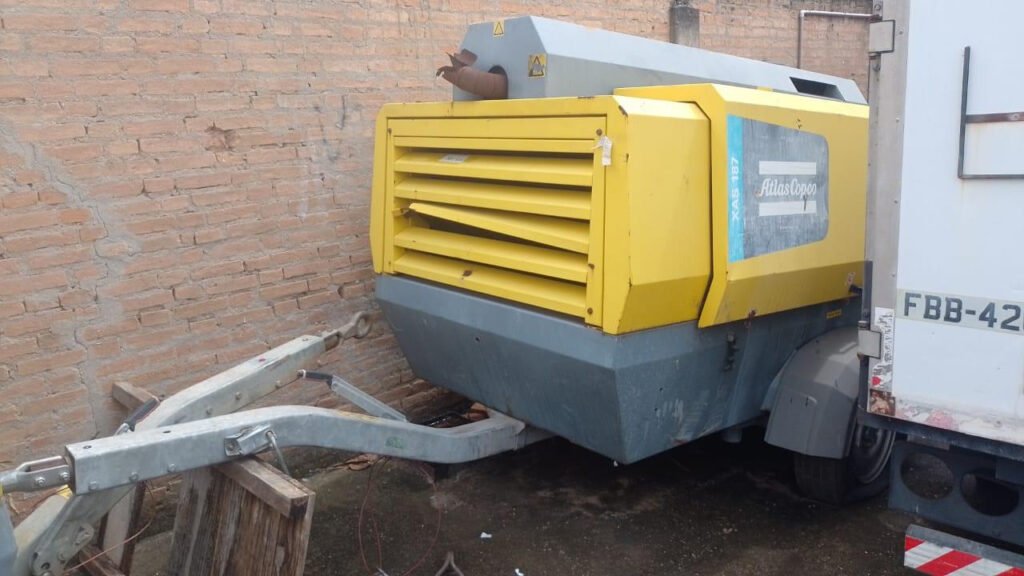 01 COMPRESSOR ATLAS COPCO 400 PCM XAS187PD