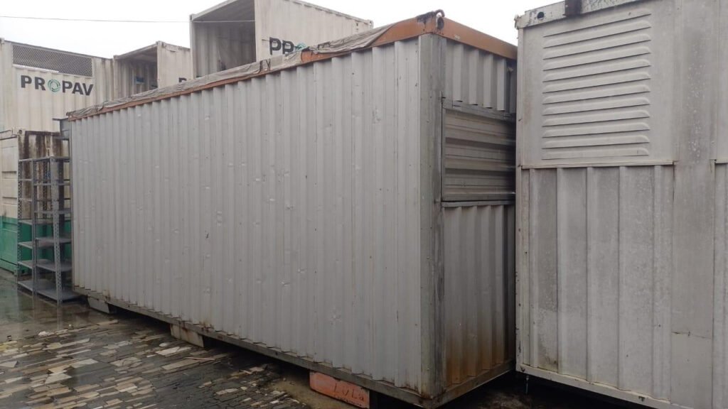 01 CONTAINER HABITACIONAL TIPO ESCRITORIO 6M