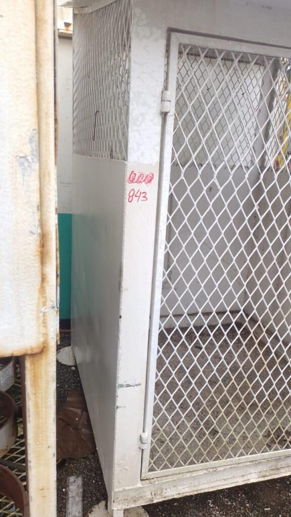 01 ABRIGO PARA CILINDROS FABRICADO EM ACO CARBONO LARGURA 1,50M X PROFUNDIDADE 1,60M X ALTURA 1,85M