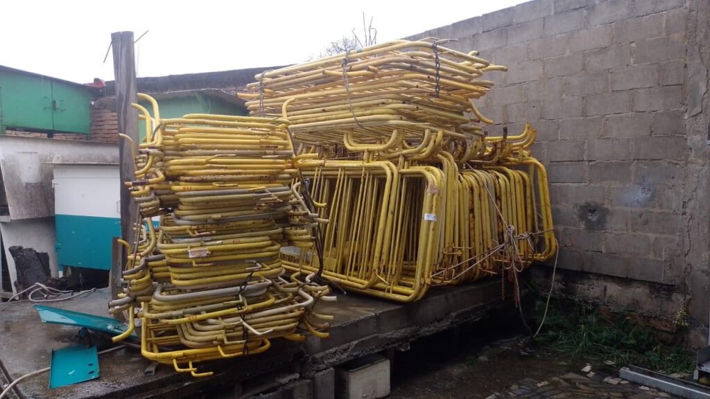 67 GRADES DE ISOLAMENTO FABRICADA EM ACO CARBONO COMPRIMENTO 2,20m X ALTURA 1,00m + 50 GRADES DE ISOLAMENTO FABRICADA EM ACO CARBONO COMPRIMENTO 2,10m X ALTURA 0,60m