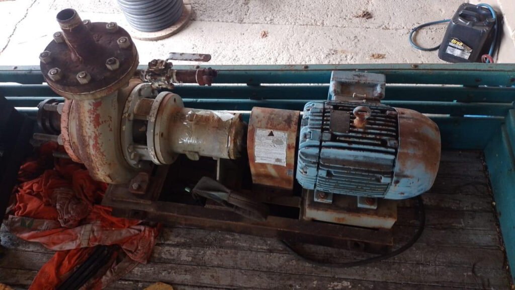 01 BOMBA CENTRIFUGA INDUSTRIAL, LINHA D-814, COM MOTOR WEG 10CV